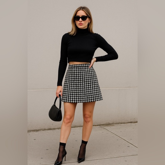 🖤 Black & White Mini Skirt – Textured Geometric/Houndstooth Pattern 🖤 - Picture 4 of 10